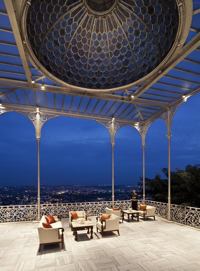 Taj Falaknuma Palace Hotell Hyderabad Exteriör bild